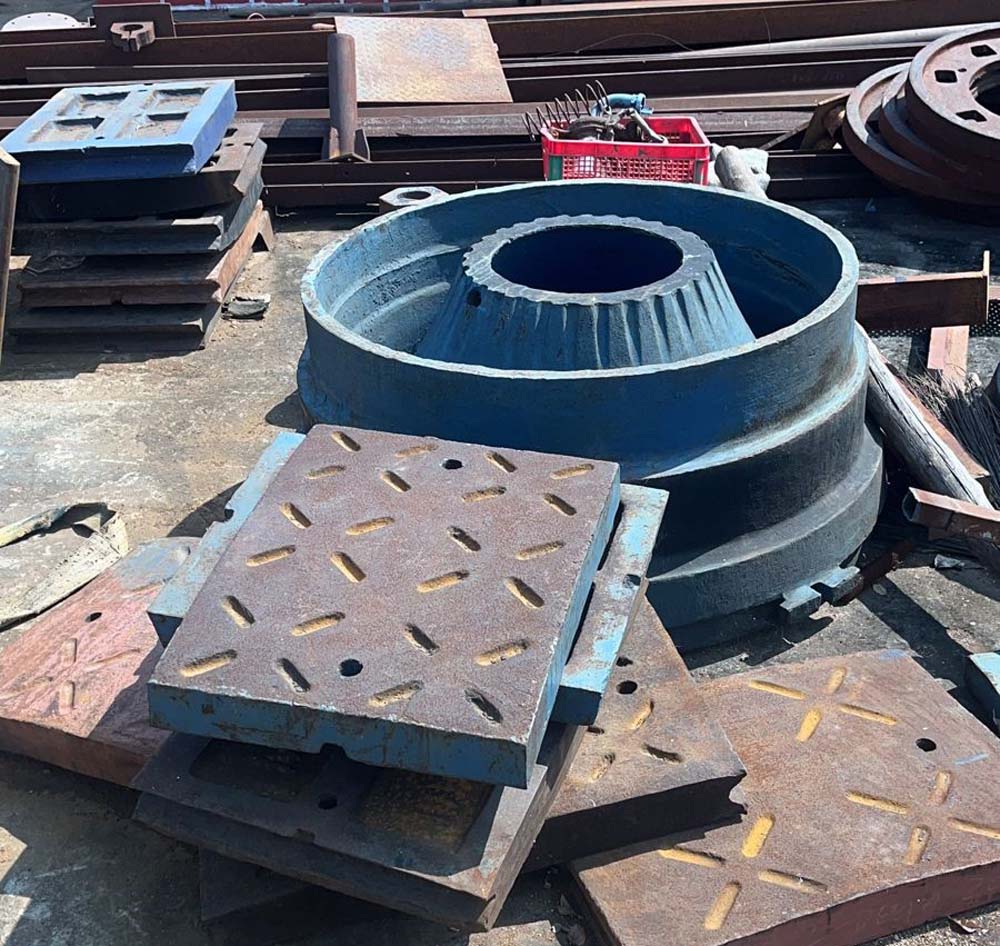Manganese steel casting component